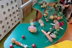 3734